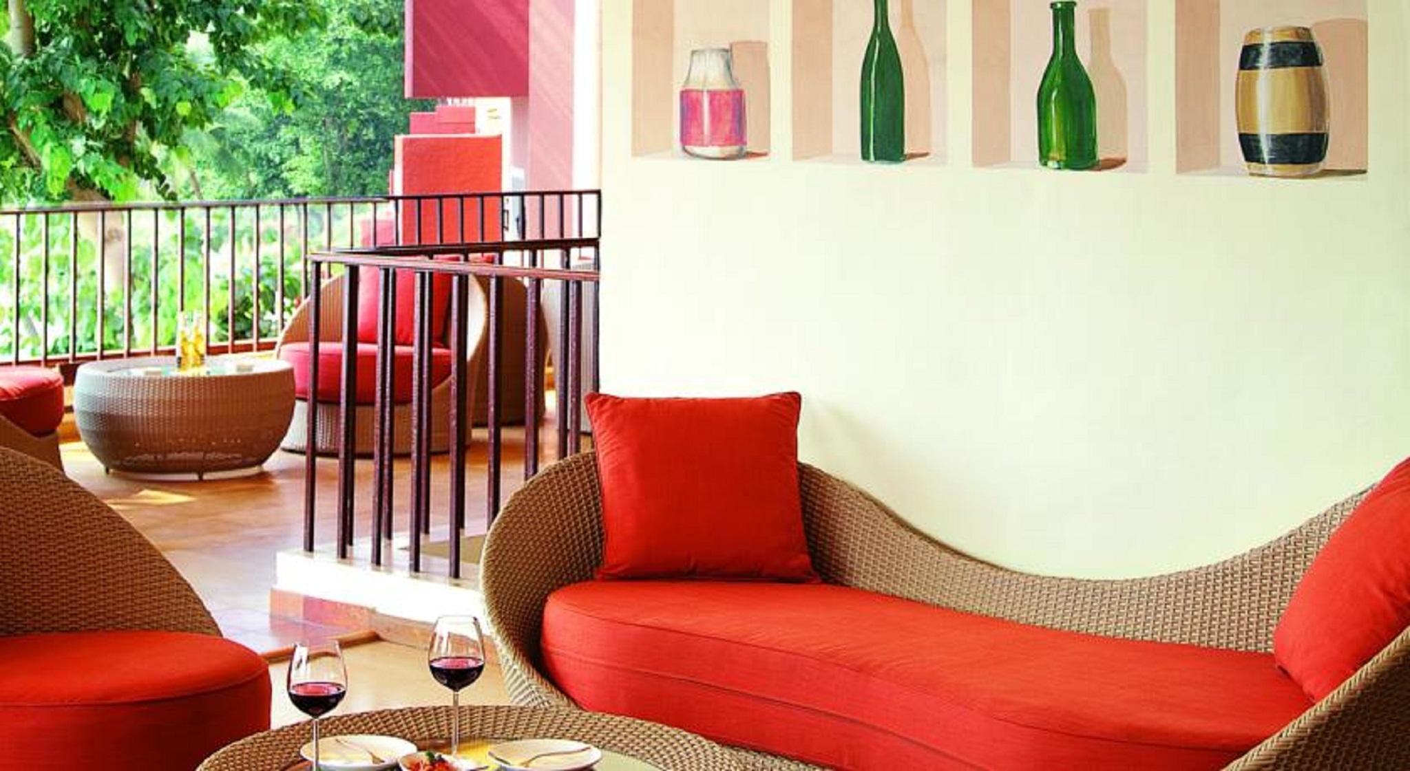 Taj Cidade De Goa Heritage, Goa Santa Cruz Bagian luar foto A lounge at the hotel