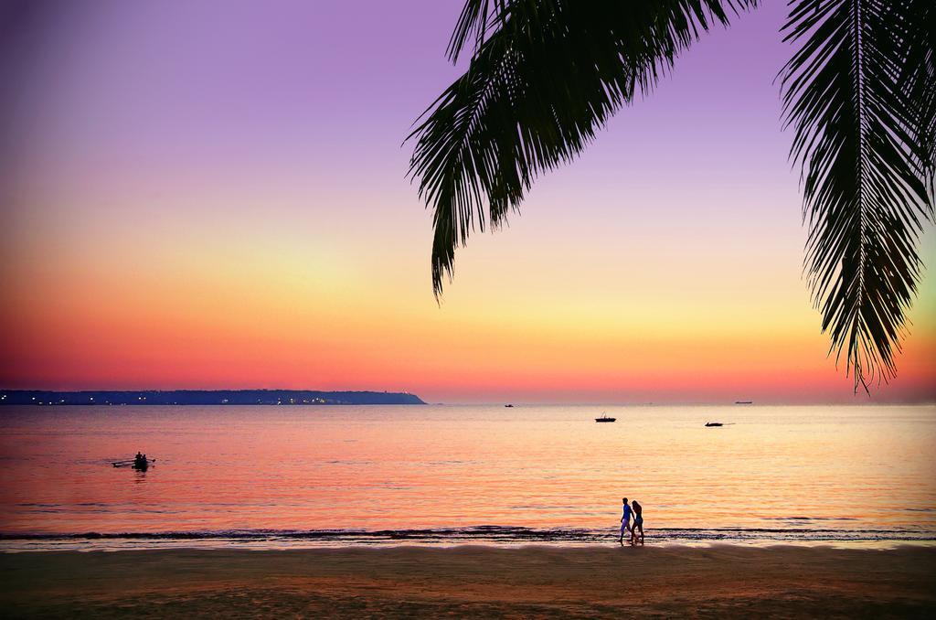 Taj Cidade De Goa Heritage, Goa Santa Cruz Bagian luar foto Sunset at Patong Beach