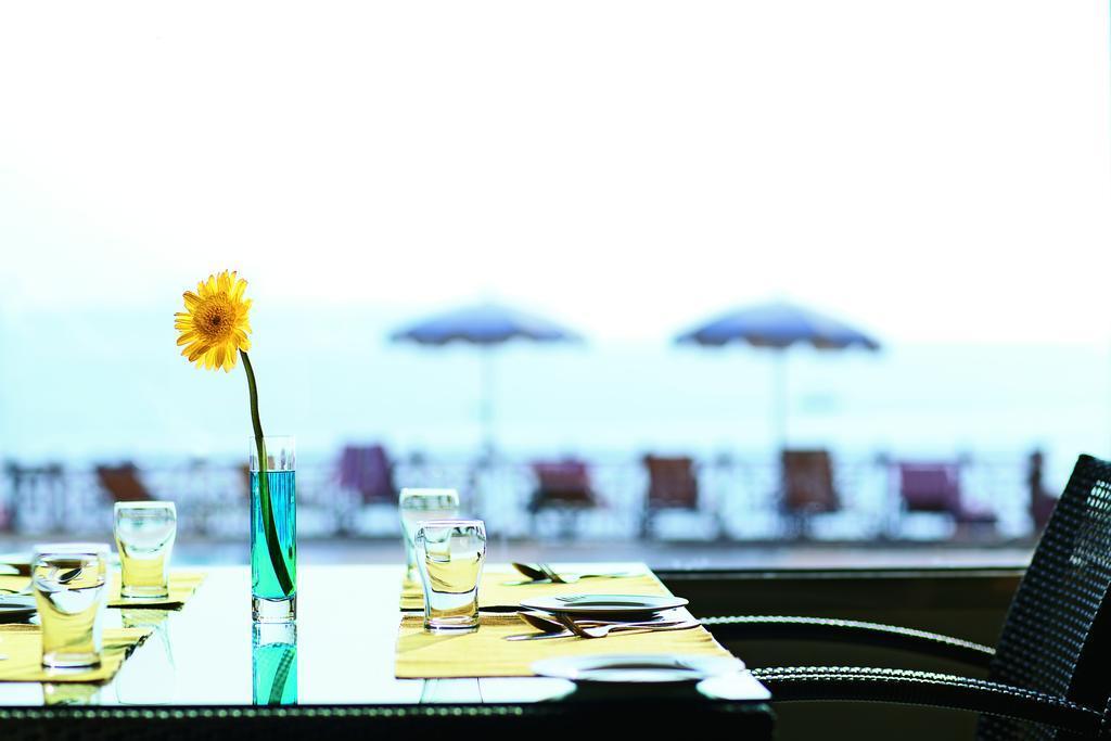 Taj Cidade De Goa Heritage, Goa Santa Cruz Bagian luar foto The beach at the hotel