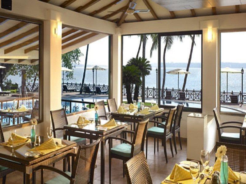 Taj Cidade De Goa Heritage, Goa Santa Cruz Bagian luar foto The Bayview Bar and Grill